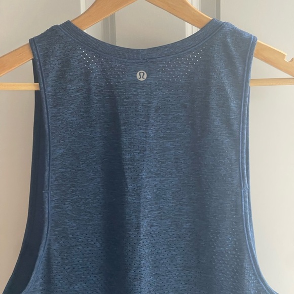 Lululemon Breeze By Muscle Tank Cerulean Blue Black 2016 Style: W1ADSS $58 Sz 6 - Picture 5 of 6